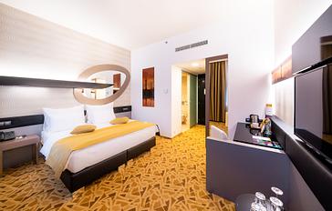 DELUXE DOUBLE ROOM
